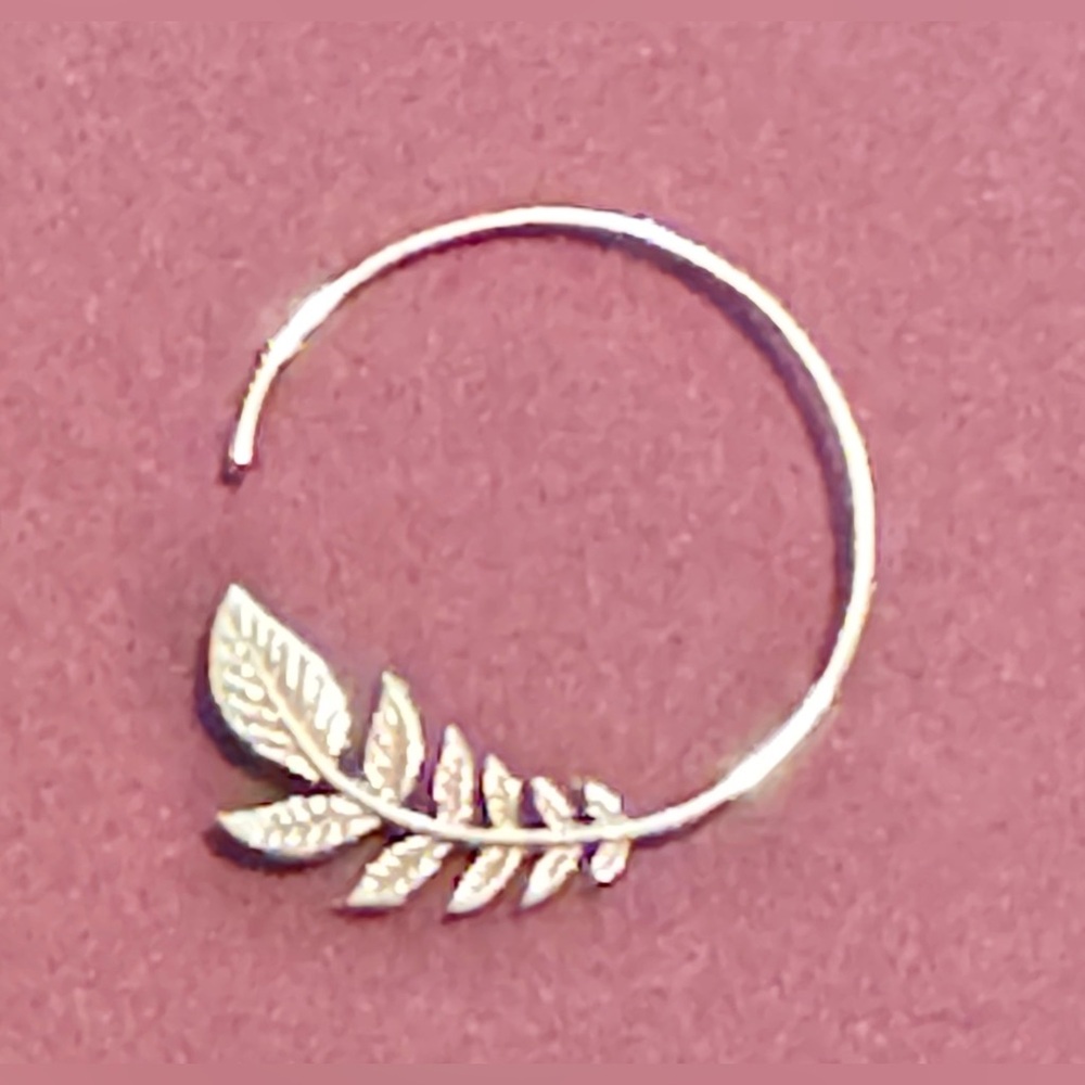 Earrings - sterling silver olive leaf 1” hoops - pre-loved - no discoloration - Picture 4 of 10